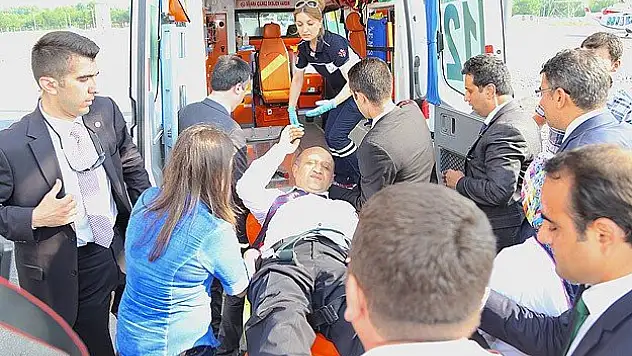 Bakan Işık tören sırasında fenalaştı