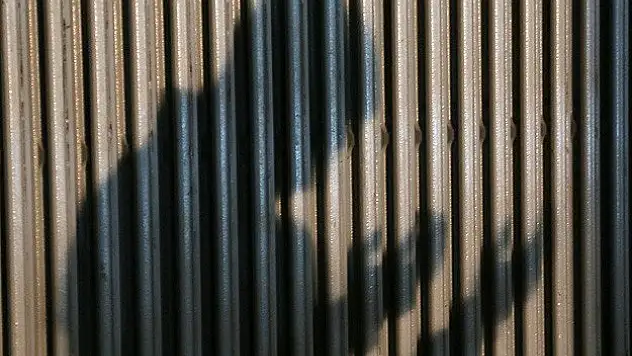 Norveç'te cami imamına baltalı saldırı