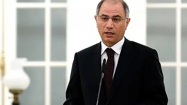 Başbakanın ofisine cihaz yerleştirmek casusluk olayıdır