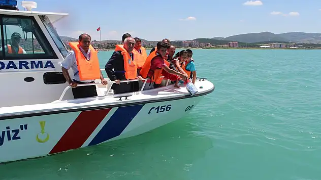 Beyşehirli çocuklar hayallerini göle bıraktı