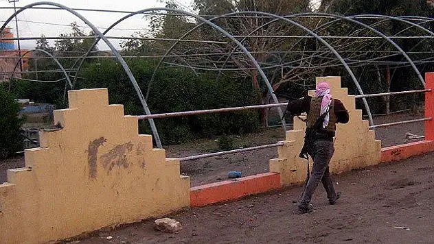 IŞİD Irak'ın en büyük petrol rafinerisini ele geçirdi