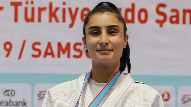 Merve Koçyiğit üçüncü oldu