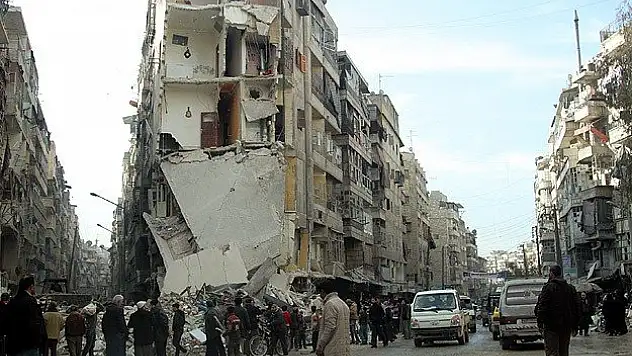 Hama'da bomba yüklü aracın infilak etti: 34 ölü