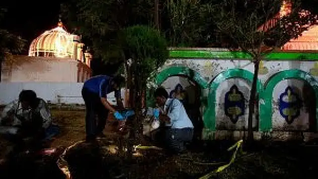 Pakistan'da türbeye bombalı saldırı: 35 yaralı