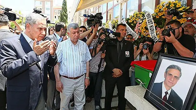 Arınç, Bülent Koşmaz'ın cenaze törenine katıldı