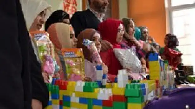 'Yetimlere Dünyanızda Yer Açın'