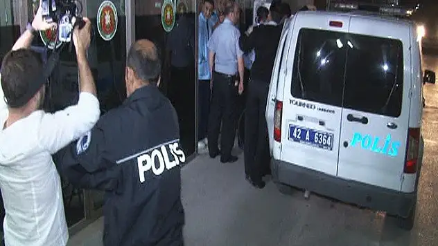 Cinayet zanlısını çeken gazetecilere polisten engelleme