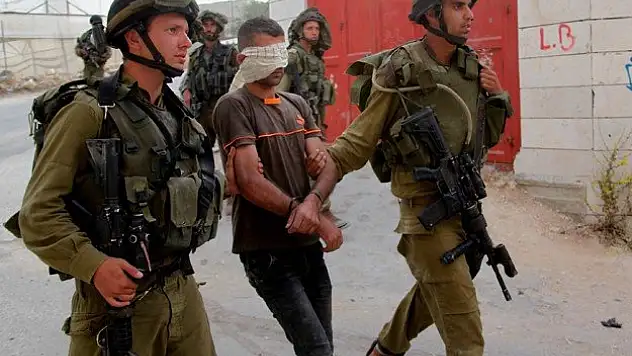 İsrail 468 filistinliyi gözaltına aldı