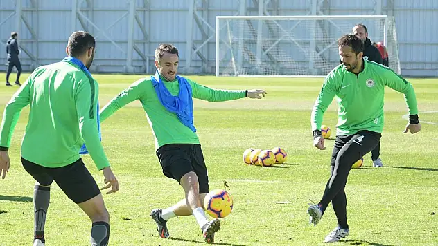 'Ali Çamdalı'ya 'İade-i itibar' yapıldı'