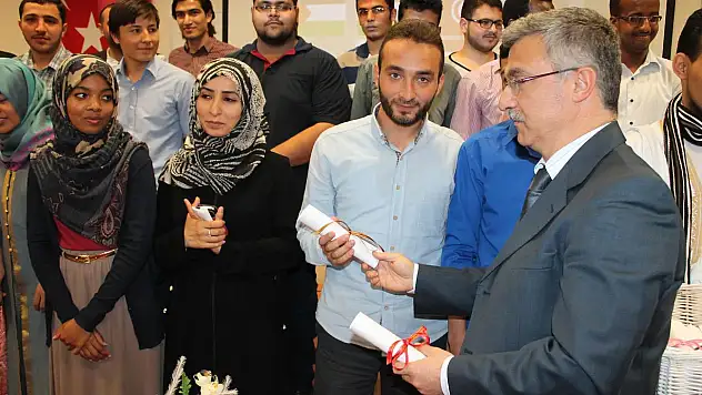 Karatay TÖMER'de mezuniyet sevinci