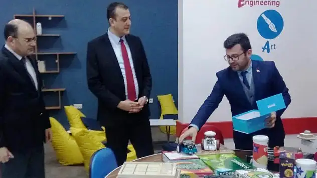 Yunak Anadolu İmam hatip Lisesinde geleceğin sınıfı tasarlandı