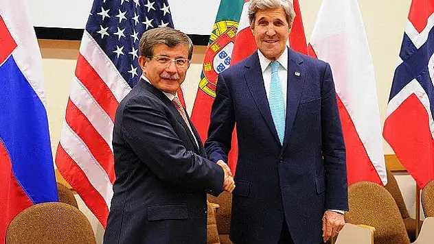 Davutoğlu Kerry ile görüştü