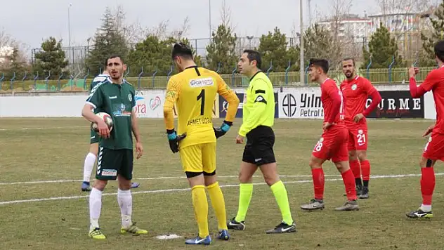 Hakemlere bir kez daha sitem!