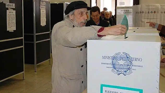 İtalya'daki seçimlerin ikinci günü