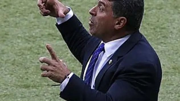 Elenen hocalar istifa etti