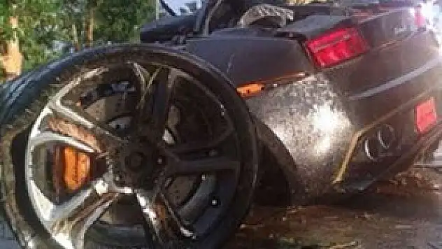 Lamborghini Gallardo ikiye bölündü!