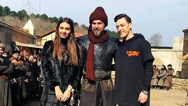Mesut Özil, Diriliş Ertuğrul setinde