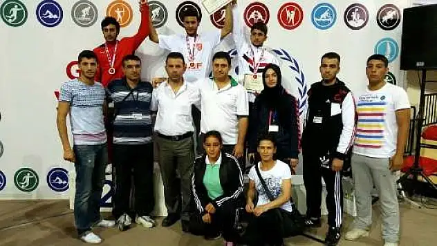 Konyalı kick boksçulardan altın madalya