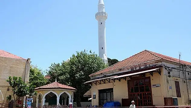 Rodos'ta camiler 'kilitli'