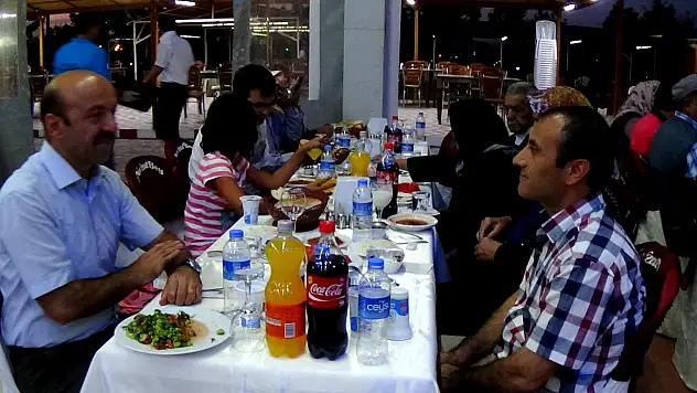 Şehit aileleri ve gaziler onuruna iftar verildi