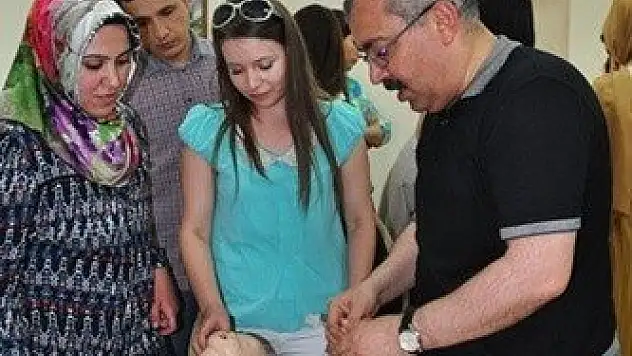 Meram Tıp'da yenidoğan canlandırma kursu