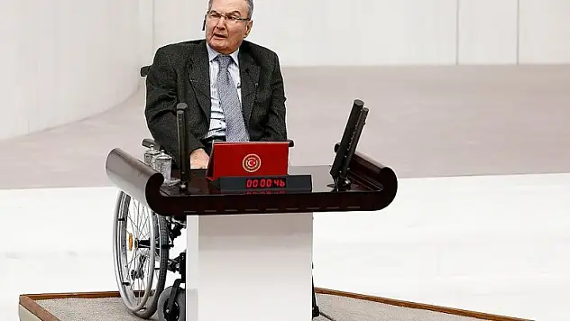 CHP Antalya Milletvekili Deniz Baykal yemin etti