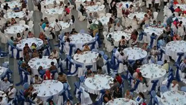 Beyşehir'de her gün bin kişiye iftar yemeği