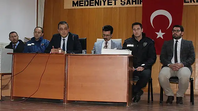 Yunak'ta seçim güvenliği toplantısı