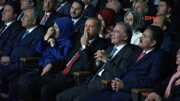 Emine Erdoğan gözyaşlarını tutamadı