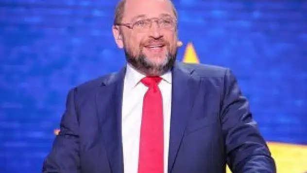 Schulz yeniden AP başkanlığına seçildi
