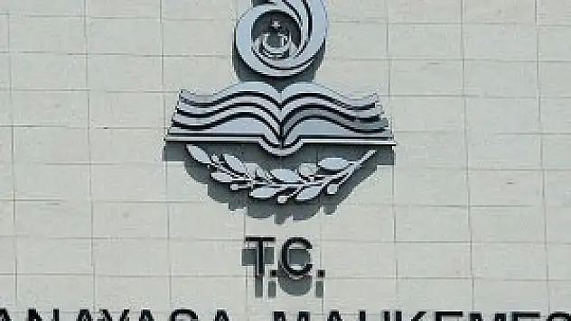 Siyasi partiler hakkında suç duyurusunda bulunulacak