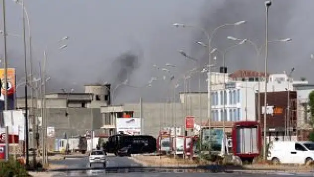 Araca top mermisi isabet etti: 2 ölü