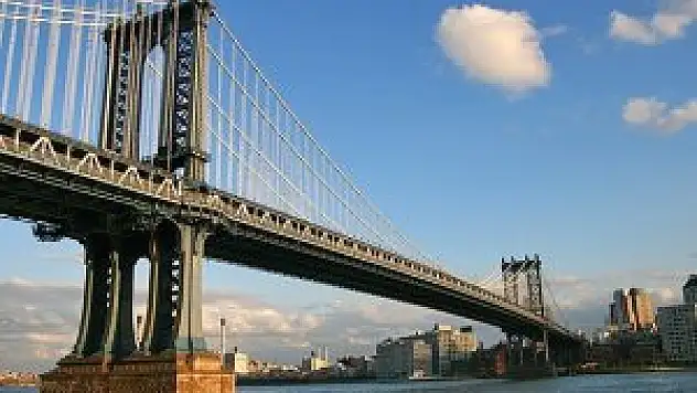 Brooklyn Köprüsü çöktü!