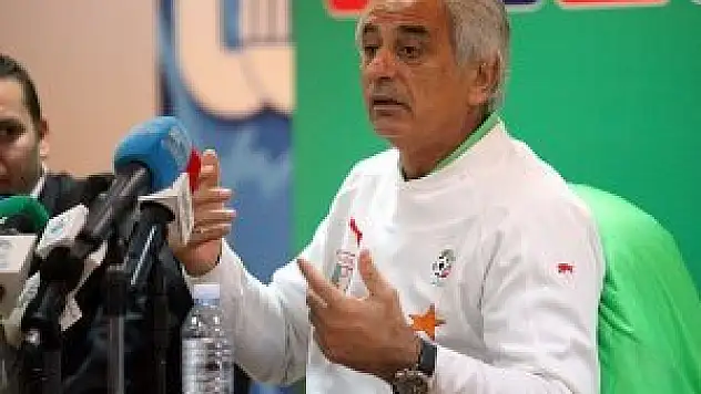 Cezayir, Halilhodzic'i bırakmak istemiyor