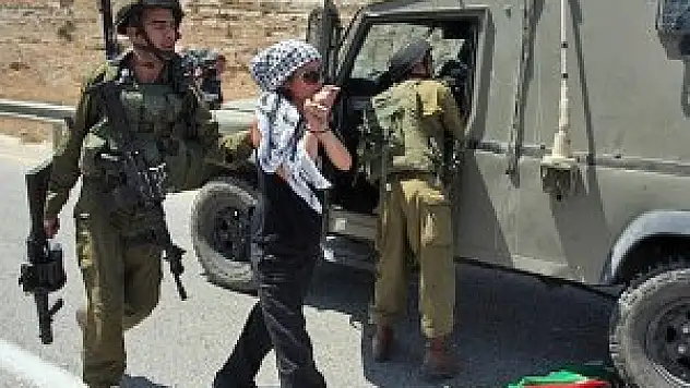 İsrail'den 3 bin Filistinli çocuğa gözaltı