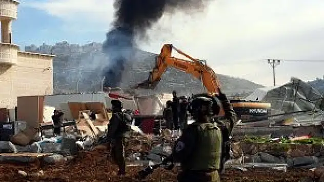 İsrail buldozerleri Batı Şeria'da yıkım yaptı