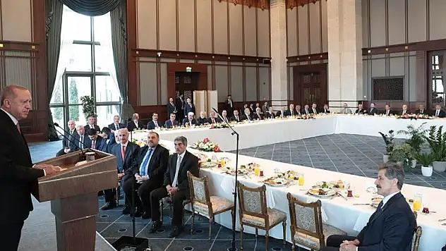 Cumhurbaşkanı Erdoğan bazı kanaat önderleriyle görüştü