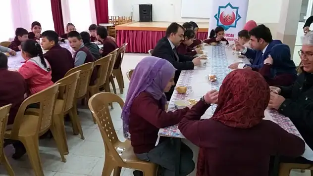 Derebucak'ta 'çorba içiyorum, sağlıklı büyüyorum' projesi