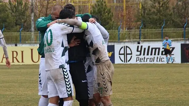 Anadolu 3 puan peşinde