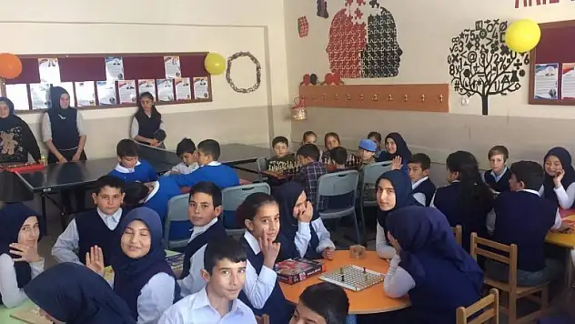 Bozkır'da öğrenciler için zeka oyunları sınıfı açıldı