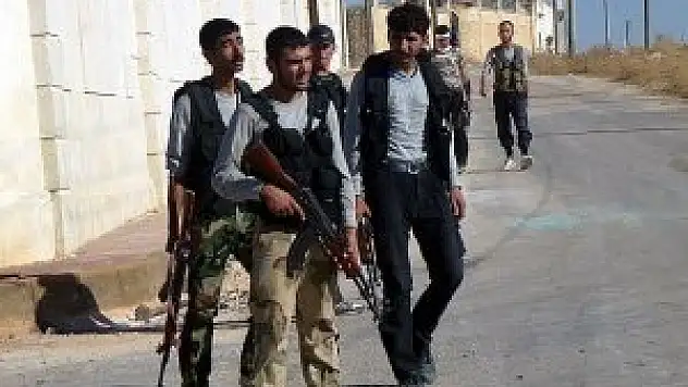 ÖSO ve Nusra Deyru'z Zor kırsalından çekildi