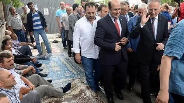 İhsanoğlu genç bir vatandaşla tartıştı