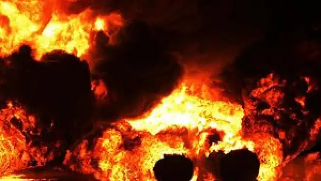 Afganistan'da 400 tanker yandı