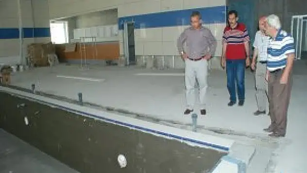 HANÇERLİ 3'NCÜ YÜZME HAVUZU İNŞAATINI İNCELEDİ