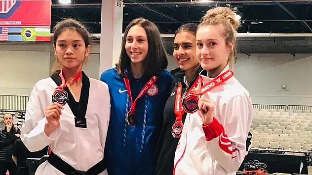 Zeliha Ağrıs'tan bronz madalya