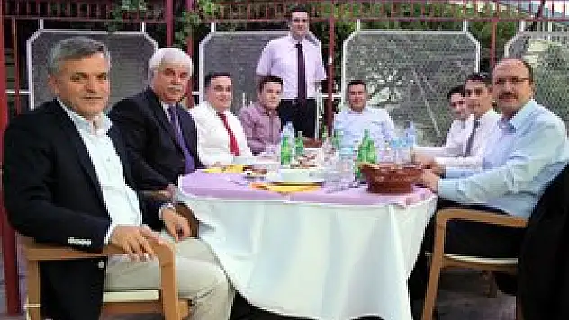 KOMBASSAN, BANKA YÖNETİCİLERİYLE İFTARDA BULUŞTU