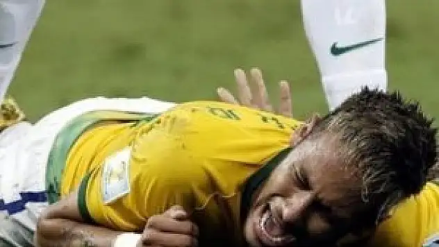 Neymar'ı hakem sakatlamış!