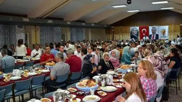 EREĞLİ AK PARTİ İLÇE TEŞKİLATI İFTARDA BULUŞTU