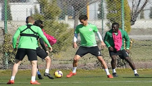 Konyaspor'da tempo artıyor