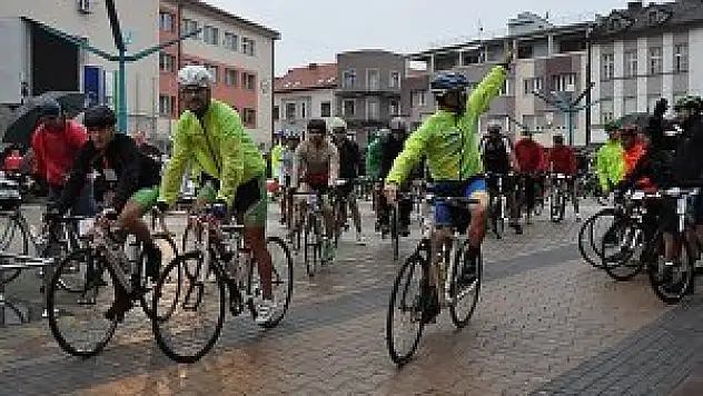 Srebrenitsa'yı anan bisikletçilere saldırı